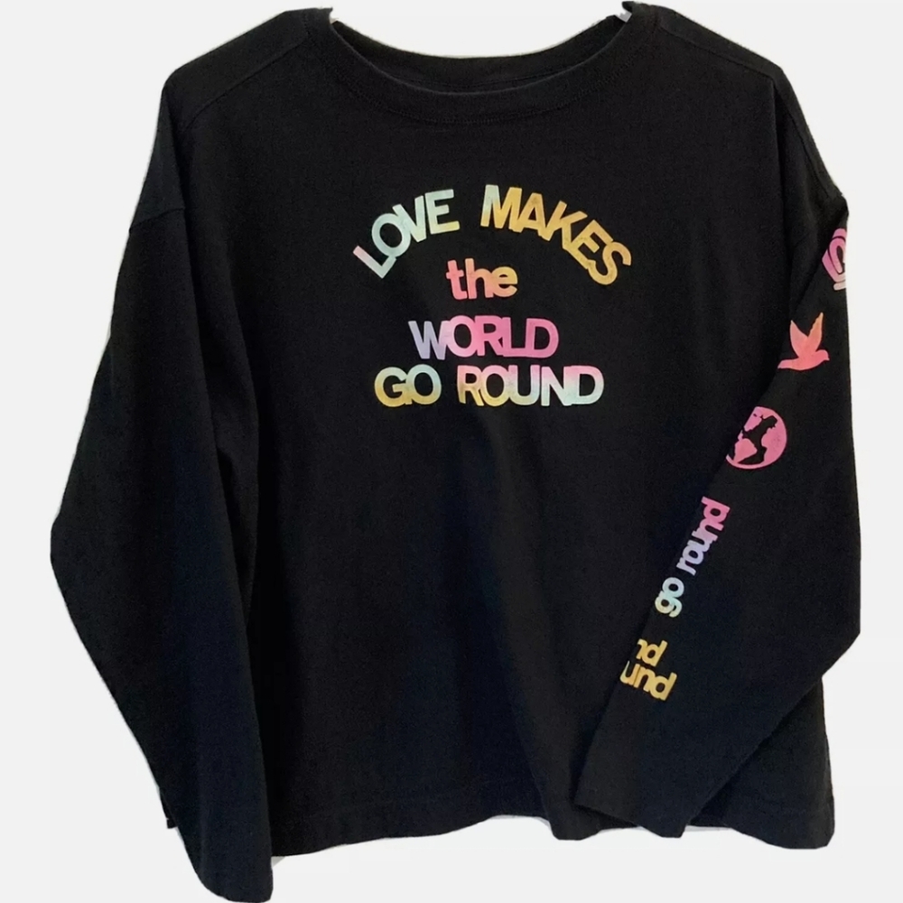 NWOT Women's Love Makes The World Go Round Old Navy Long Sleeve T-shirt - Picture 2 of 10